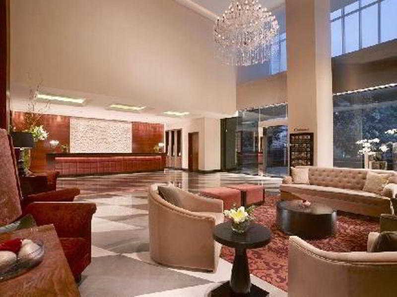 Oakwood Premier Cozmo Aparthotel